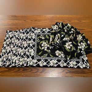 VERA BRADLEY QUILTED PLACEMATS AND FABRIC NAPKINS- SET OF 8